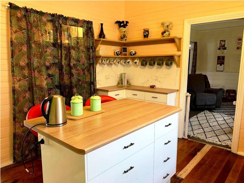 81 Bridge Street, Uralla NSW 2358