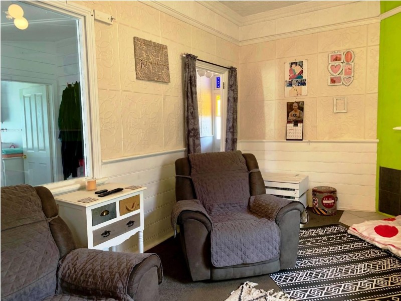 81 Bridge Street, Uralla NSW 2358