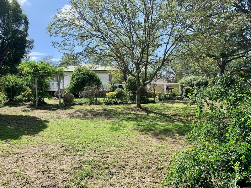 142 Rock Abbey Road, Uralla NSW 2358