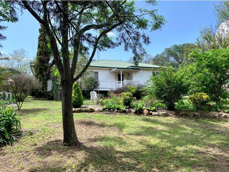 142 Rock Abbey Road, Uralla NSW 2358