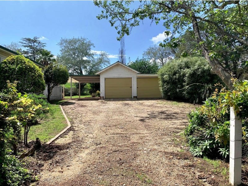 142 Rock Abbey Road, Uralla NSW 2358