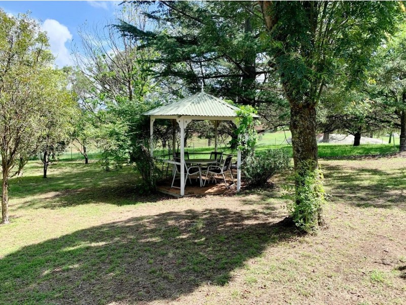 142 Rock Abbey Road, Uralla NSW 2358