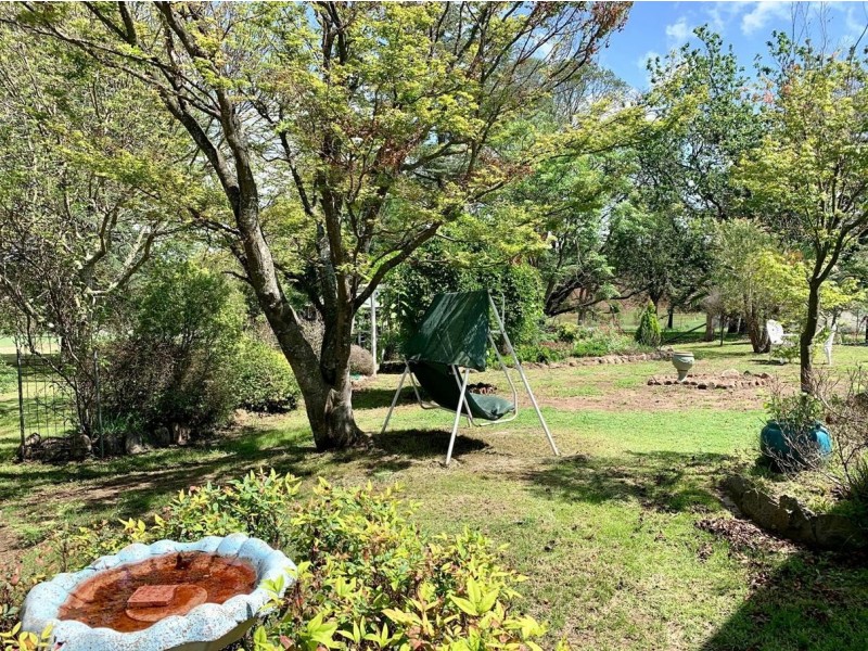 142 Rock Abbey Road, Uralla NSW 2358