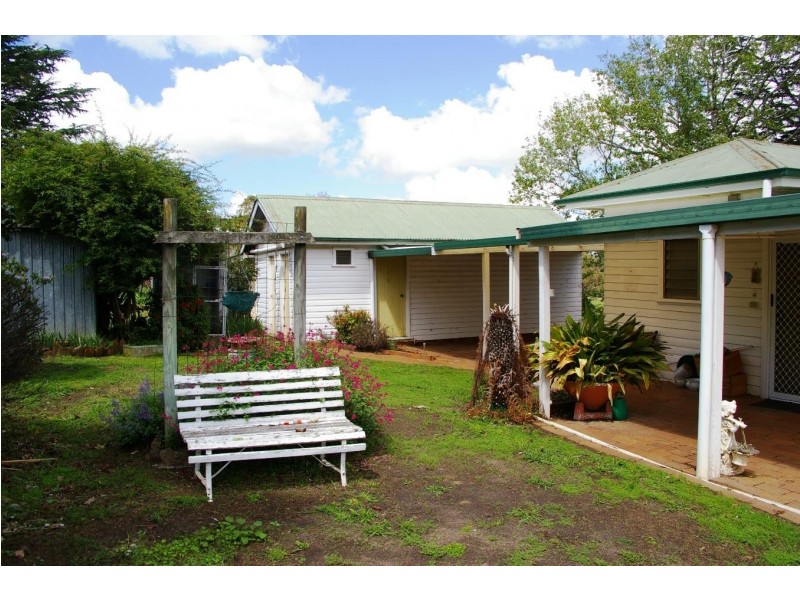 142 Rock Abbey Road, Uralla NSW 2358