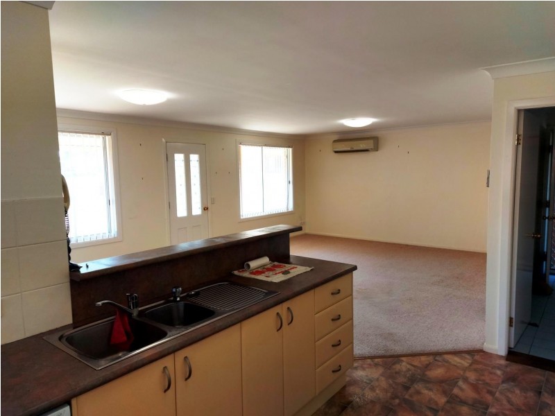 2/16A Hill Street, Uralla NSW 2358