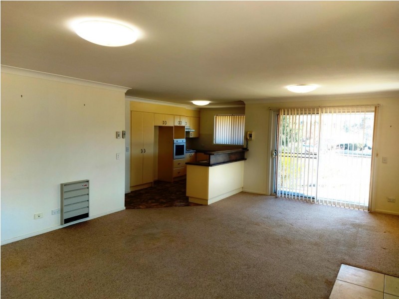 2/16A Hill Street, Uralla NSW 2358