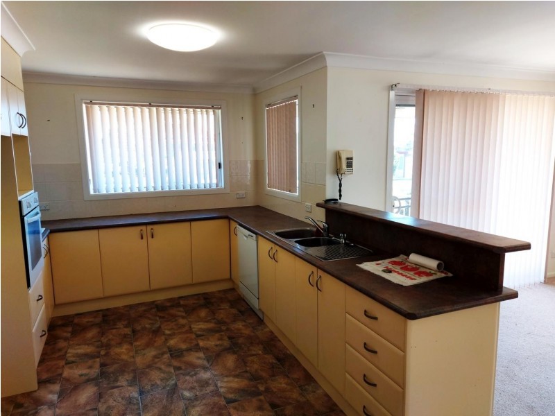 2/16A Hill Street, Uralla NSW 2358