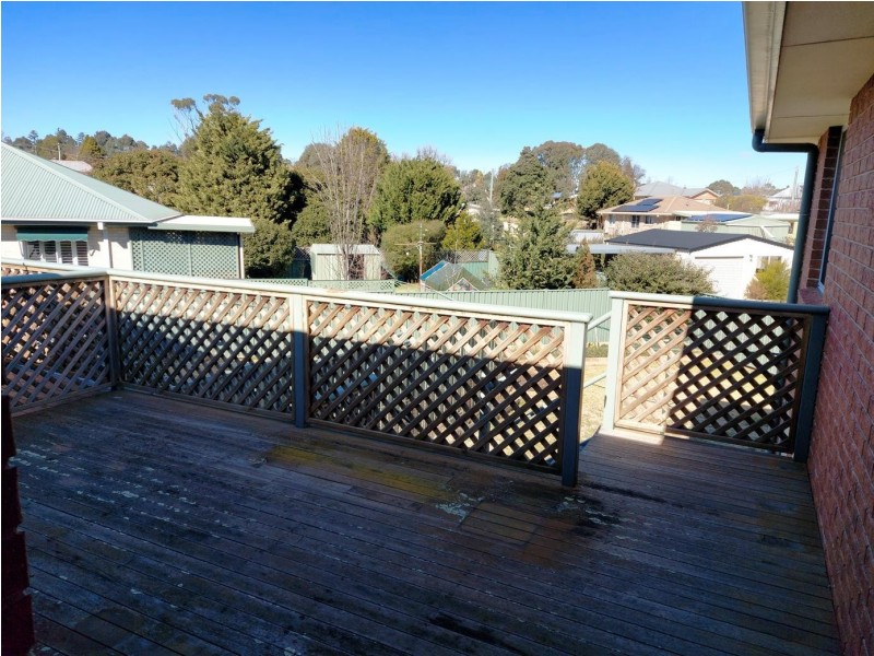 2/16A Hill Street, Uralla NSW 2358