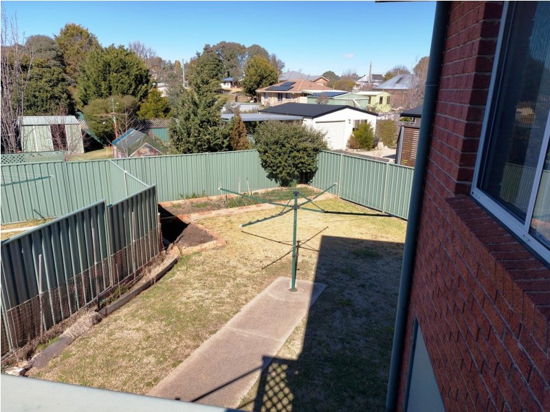 2/16A Hill Street, Uralla NSW 2358