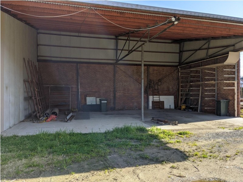 28 Hill St, Uralla NSW 2358