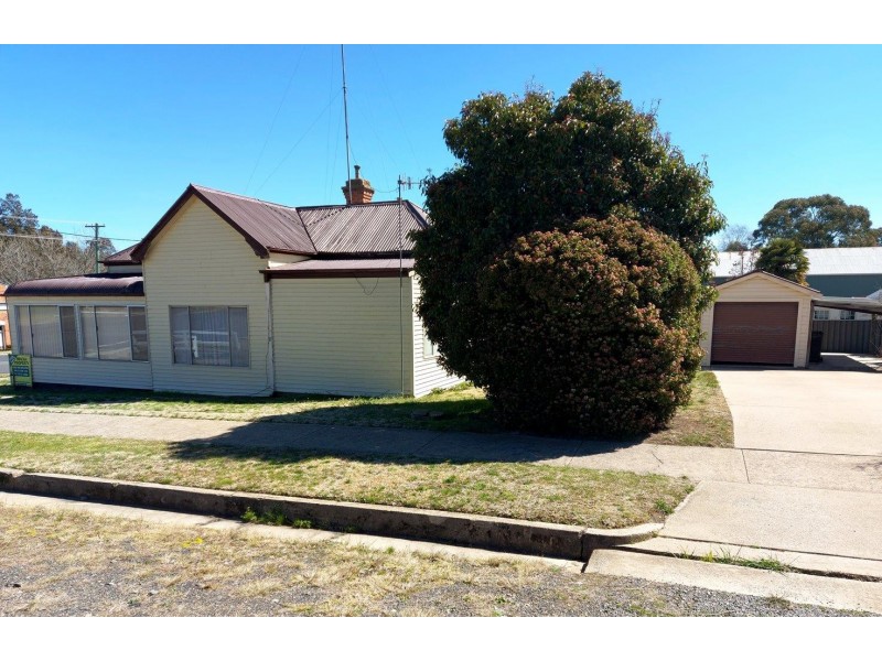 21 Salisbury Street, Uralla NSW 2358