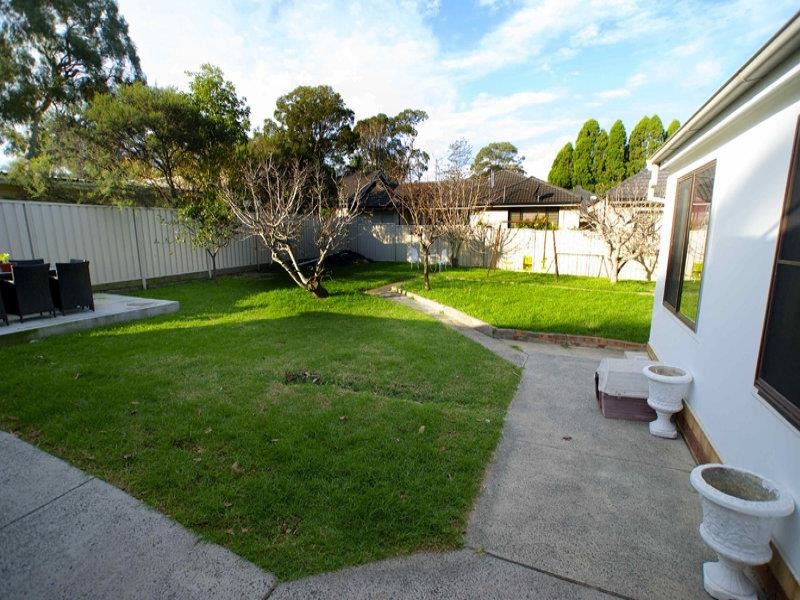 40 Brian St, Balgownie NSW 2519