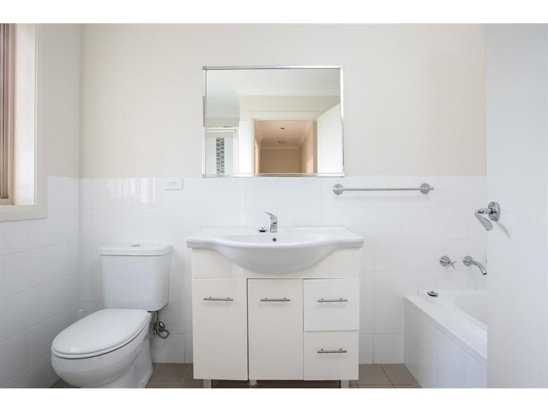 2/5 Shannon Dr, Albion Park NSW 2527