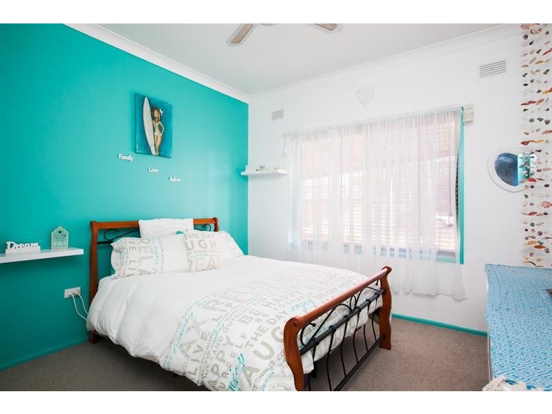 23 Bluebell Rd, Barrack Heights NSW 2528