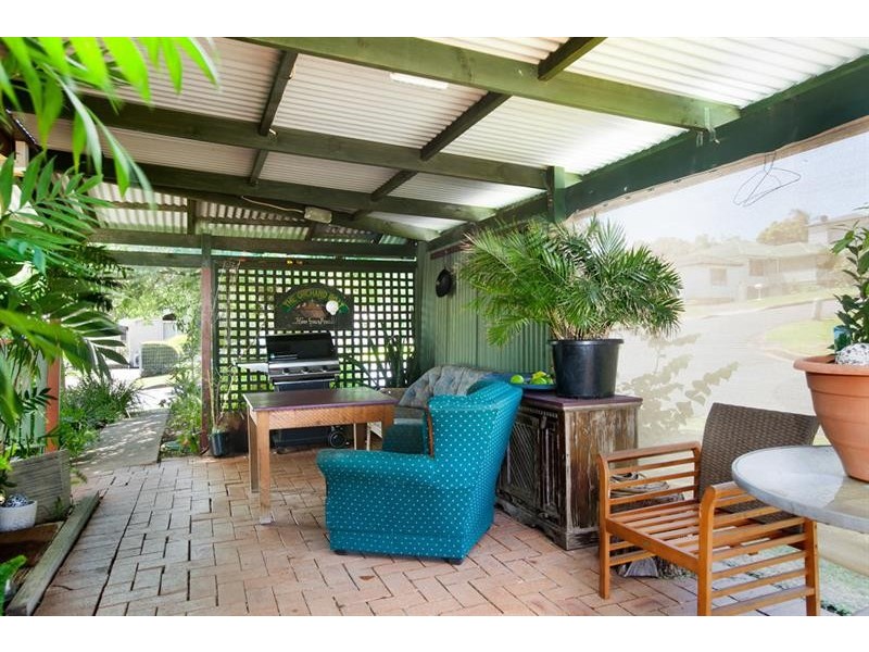 21 Blakemore Ave, Kanahooka NSW 2530
