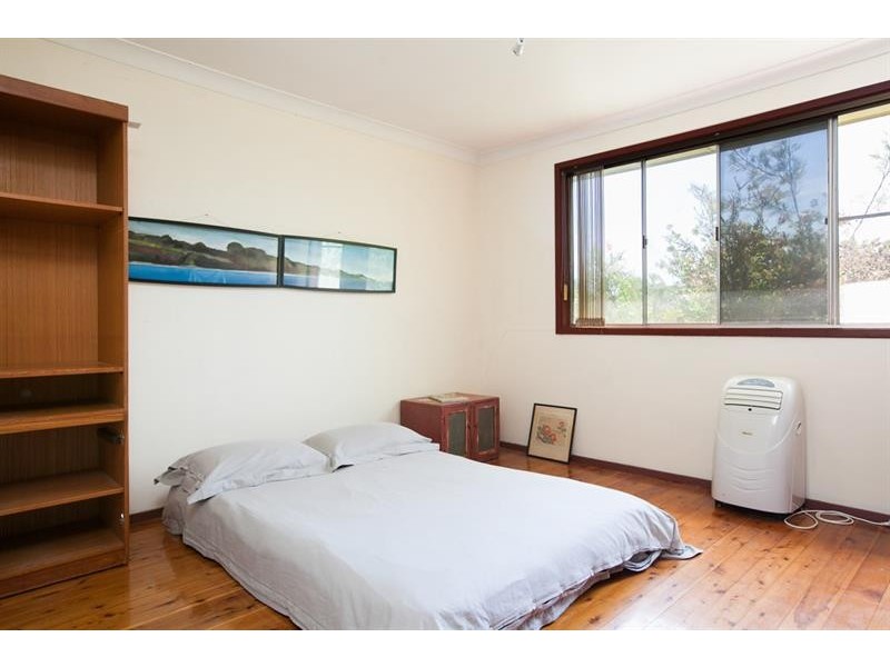 21 Blakemore Ave, Kanahooka NSW 2530