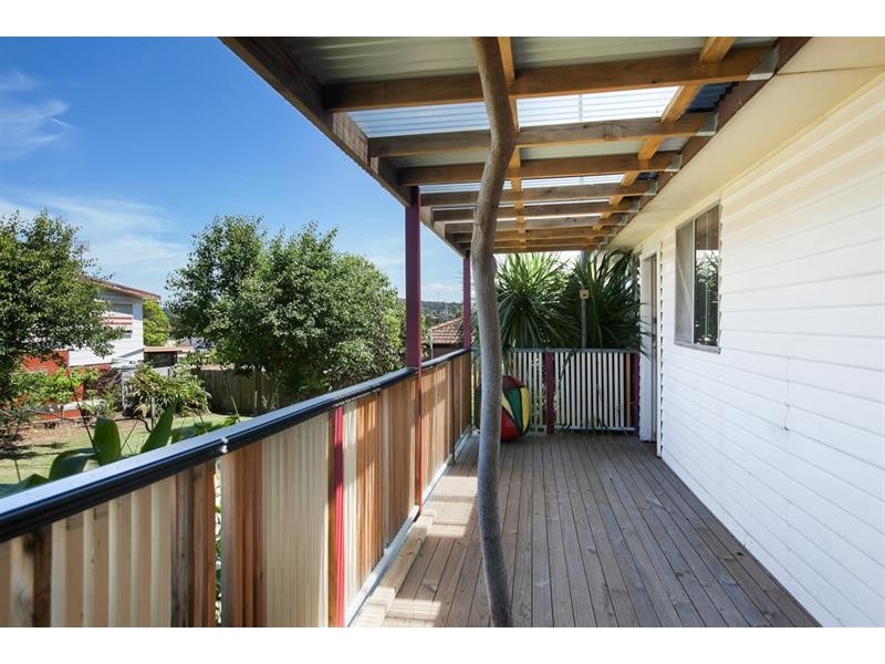 21 Blakemore Ave, Kanahooka NSW 2530