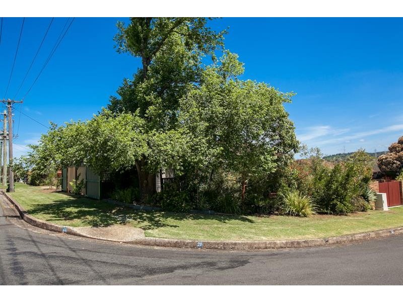 21 Blakemore Ave, Kanahooka NSW 2530