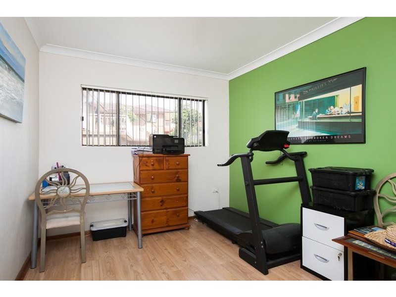 7 Anna Ave, Warrawong NSW 2502