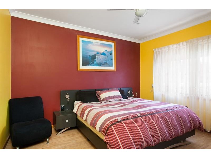 7 Anna Ave, Warrawong NSW 2502