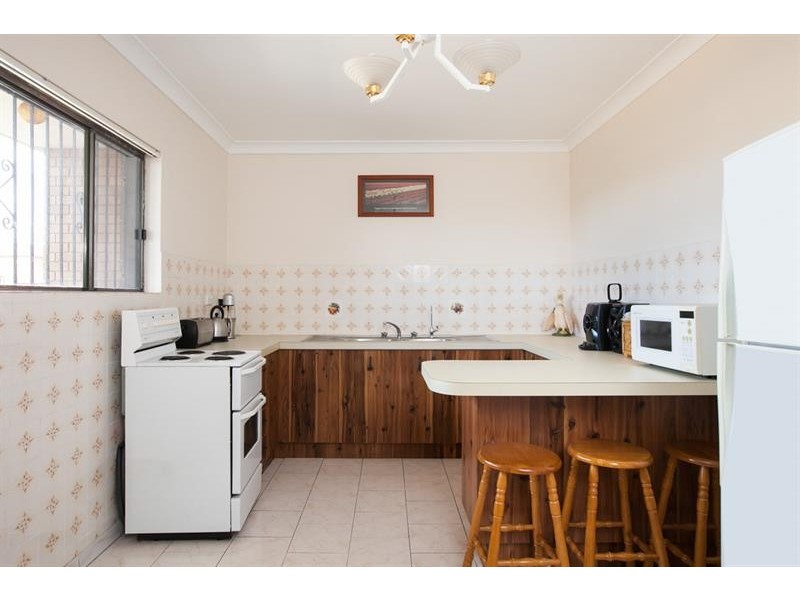 7 Anna Ave, Warrawong NSW 2502