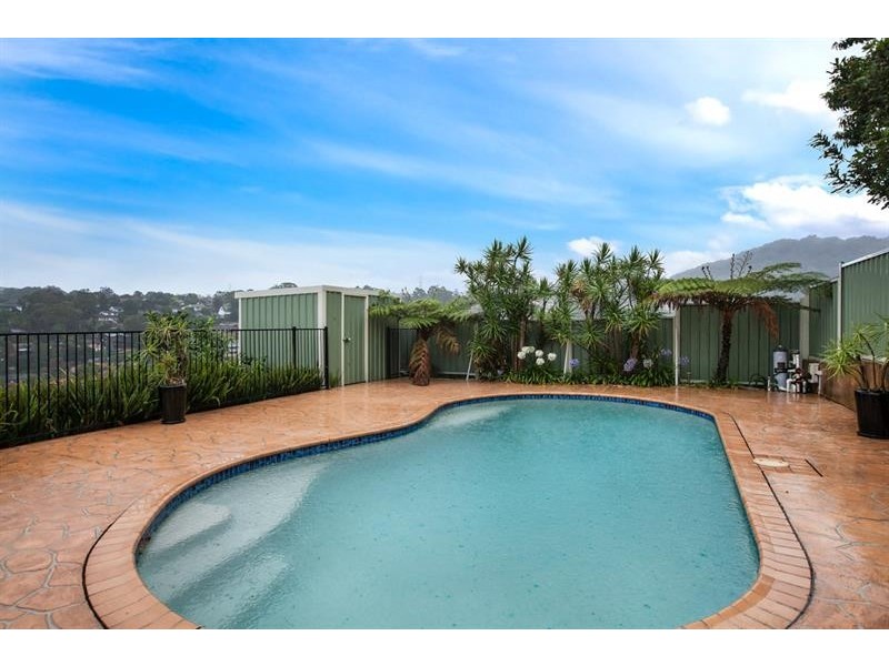 10 Murrogun Cres, Cordeaux Heights NSW 2526