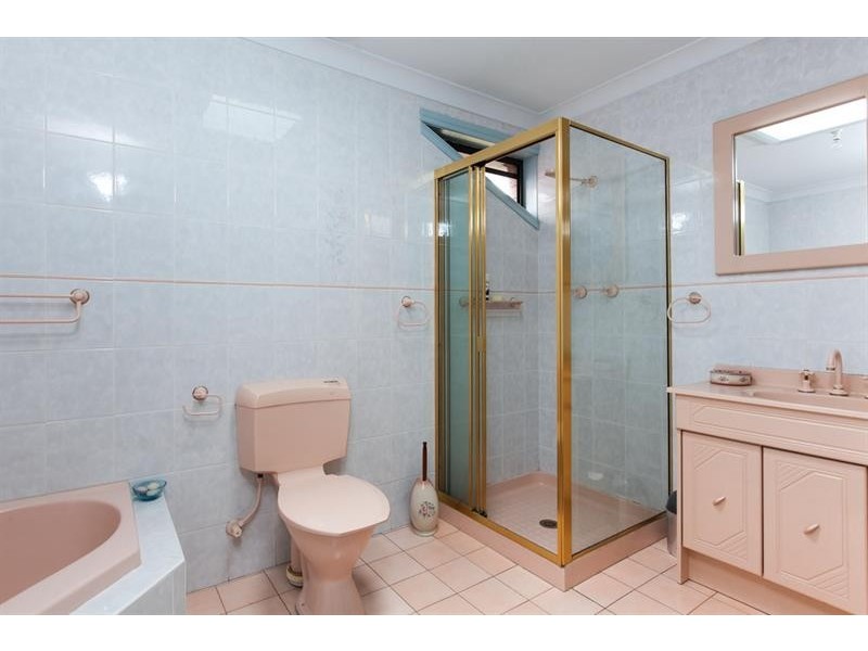 10 Murrogun Cres, Cordeaux Heights NSW 2526