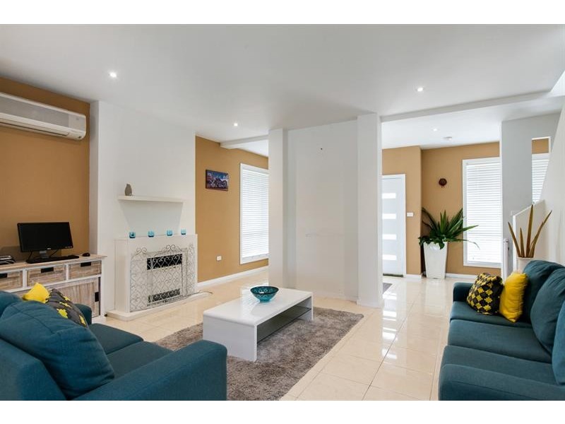 25 Wollongong St, Shellharbour NSW 2529