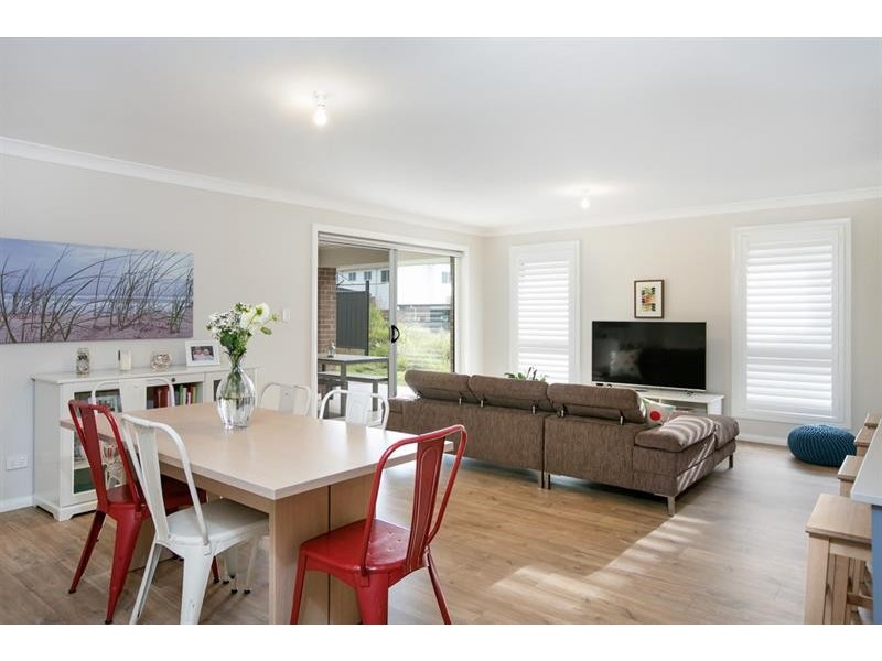 13 Dillon Rd, Flinders NSW 2529