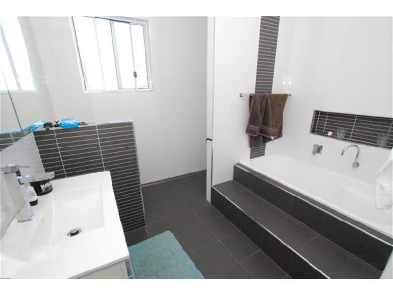 43 Gloucester Crescent, Dapto NSW 2530