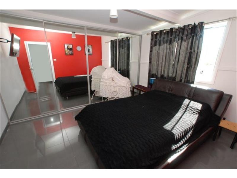 43 Gloucester Crescent, Dapto NSW 2530