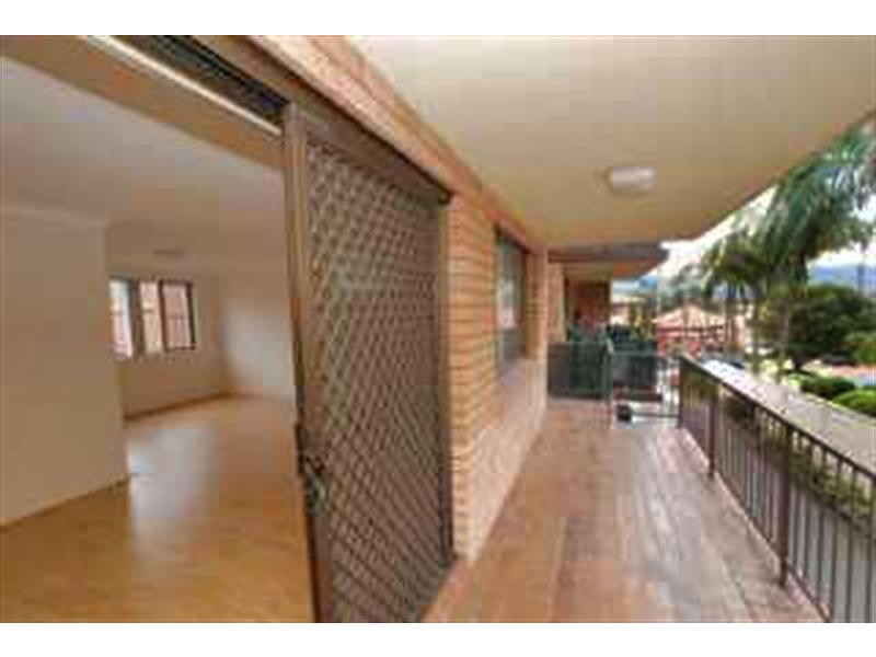2/45 New Dapto Rd, Wollongong NSW 2500
