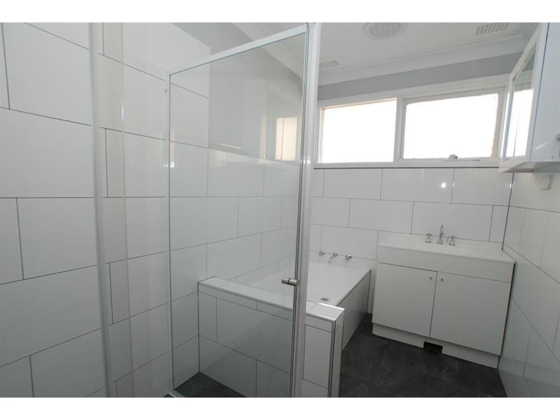 18 Hunter St, Barrack Heights NSW 2528