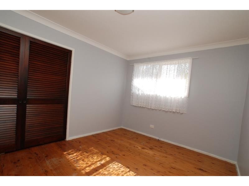 18 Hunter St, Barrack Heights NSW 2528
