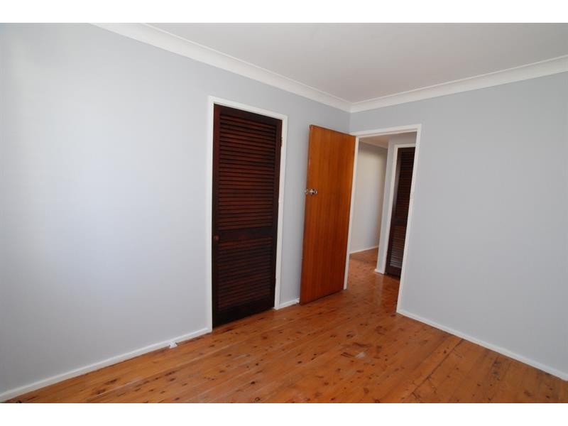 18 Hunter St, Barrack Heights NSW 2528