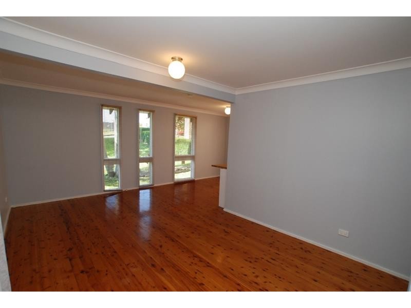 18 Hunter St, Barrack Heights NSW 2528