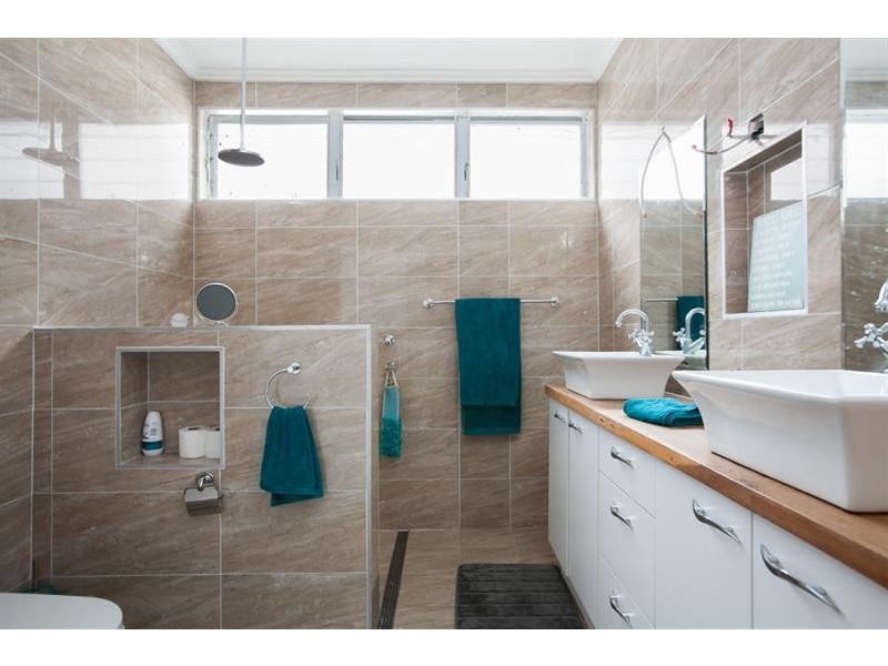 25 Wollongong St, Shellharbour NSW 2529