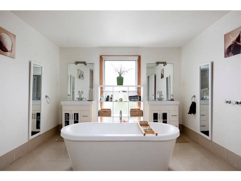 25 Wollongong St, Shellharbour NSW 2529