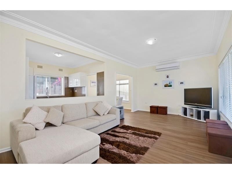 1/104 Blackman Pde, Unanderra NSW 2526
