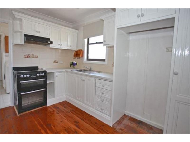 7 Hill St, Warilla NSW 2528