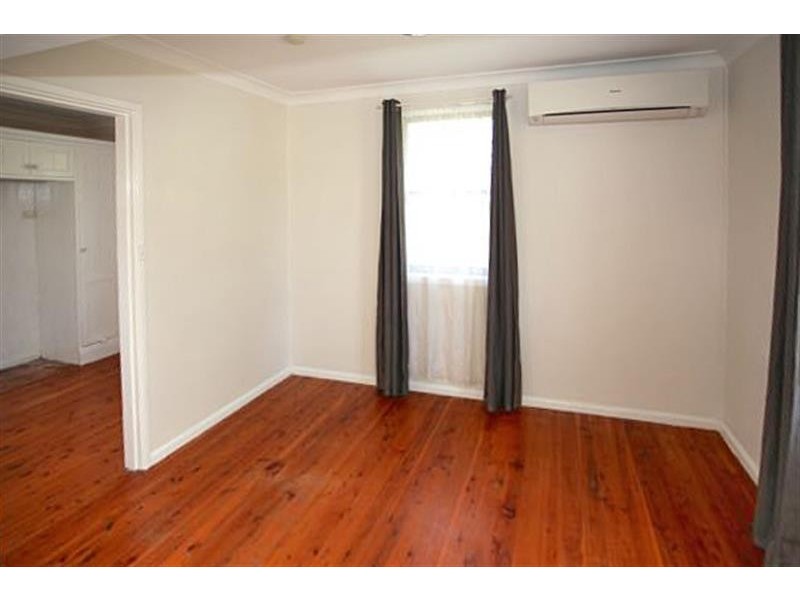 7 Hill St, Warilla NSW 2528