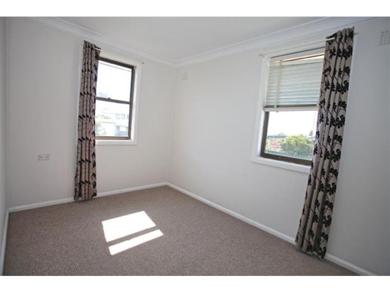 7 Hill St, Warilla NSW 2528