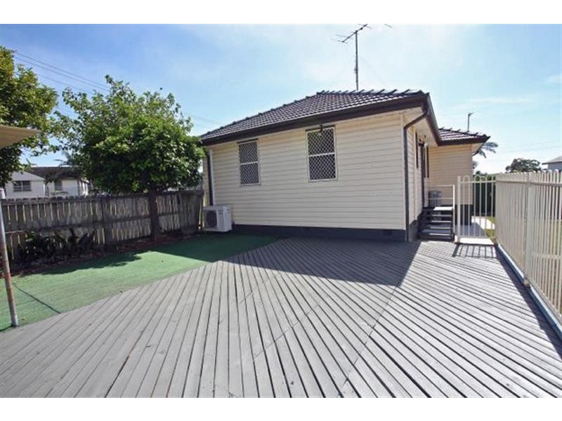 7 Hill St, Warilla NSW 2528