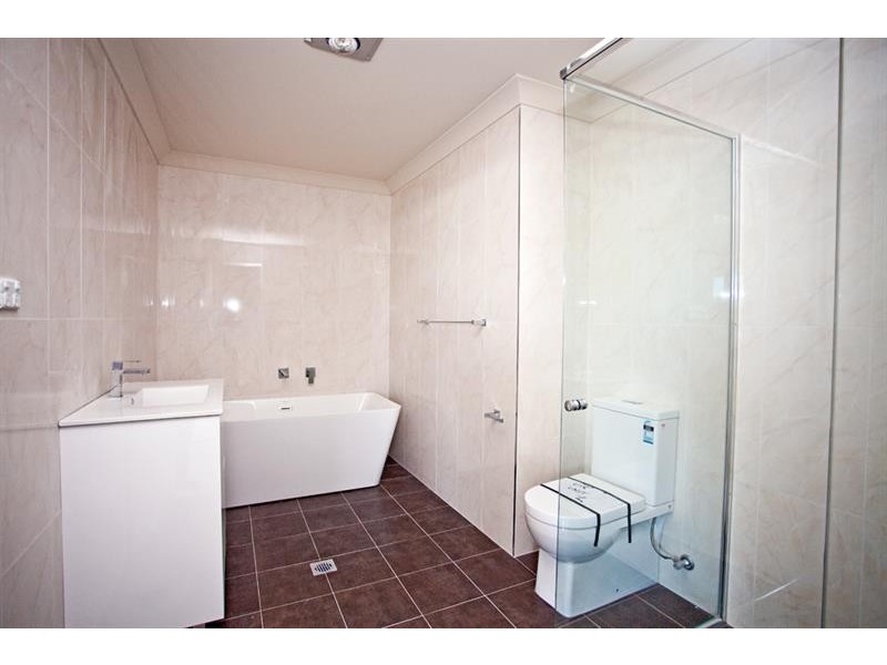 2/219 Princes Hwy, Albion Park Rail NSW 2527