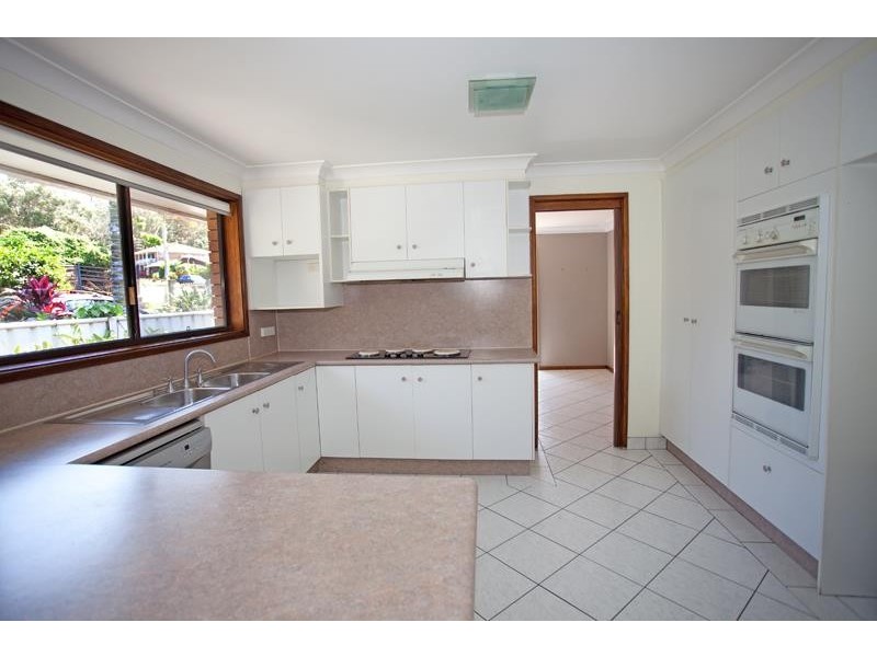 1 Blue Gum Pl, Barrack Heights NSW 2528