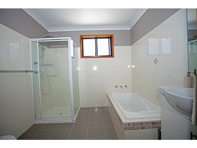 1 Blue Gum Pl, Barrack Heights NSW 2528