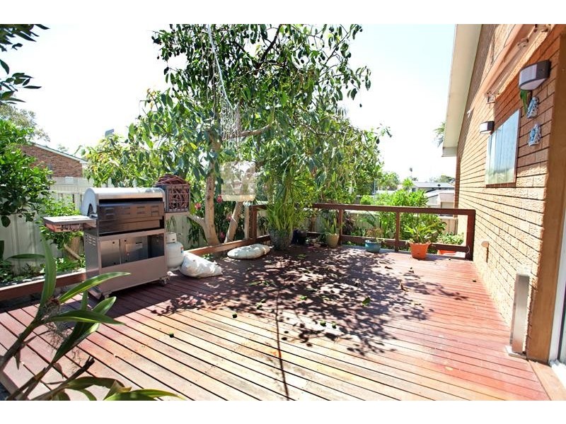 1 Blue Gum Pl, Barrack Heights NSW 2528