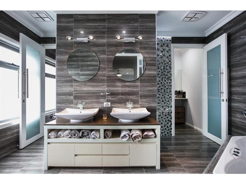 61 Rosemont Cct, Flinders NSW 2529