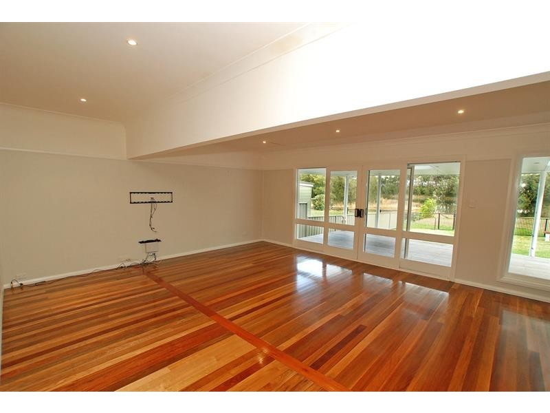 11 Lake Pde, East Corrimal NSW 2518