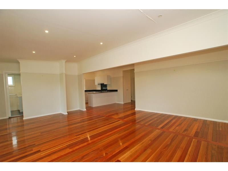 11 Lake Pde, East Corrimal NSW 2518